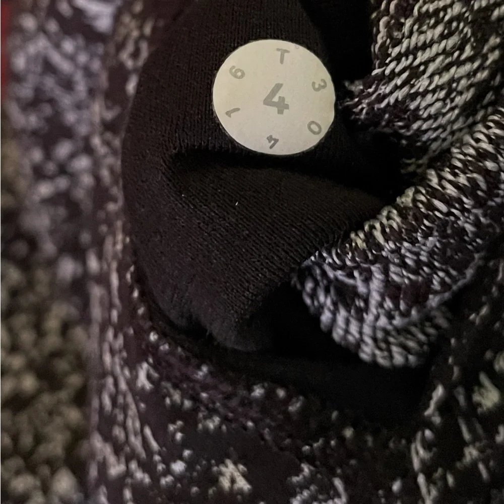Lululemon Athletica High Times Women size 4 HR Jacquard Pattern Leggings 25”